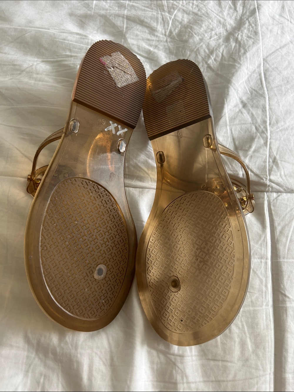 Tory Burch Amber Brown Logo Jelly Thong Sandals - Picture 2 of 5